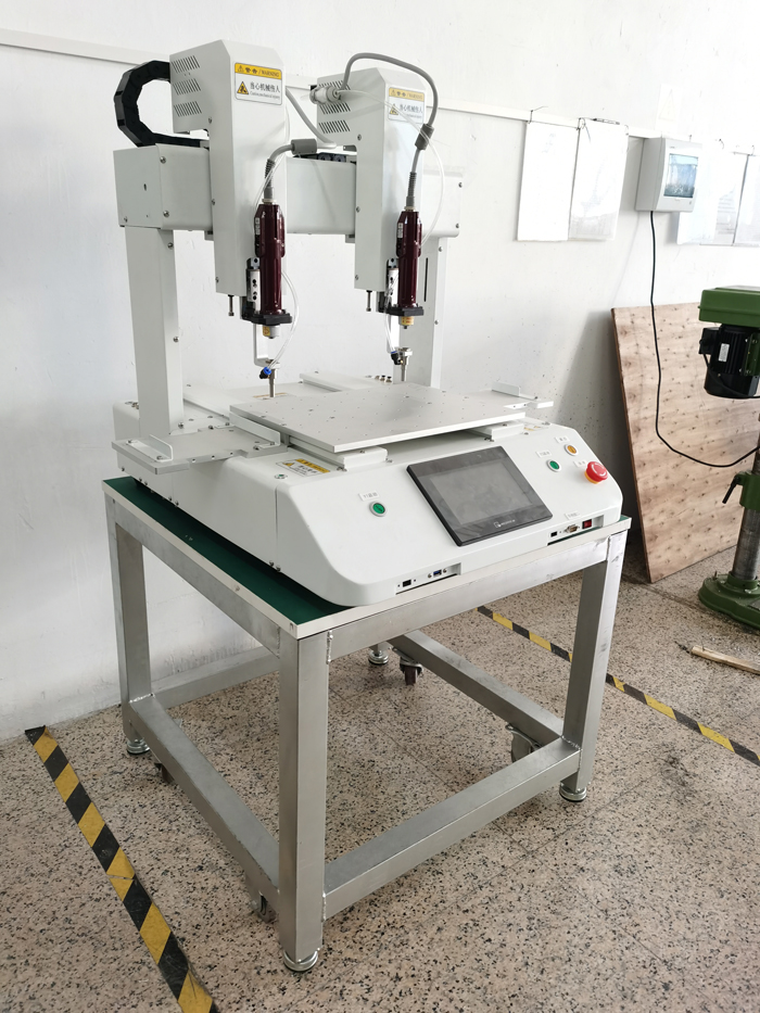 五軸自動螺絲機(jī)